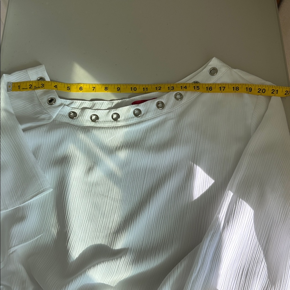 Jennifer Lopez Off-Shoulder White Grommet-Trim Blouse Size Large - Picture 7 of 16